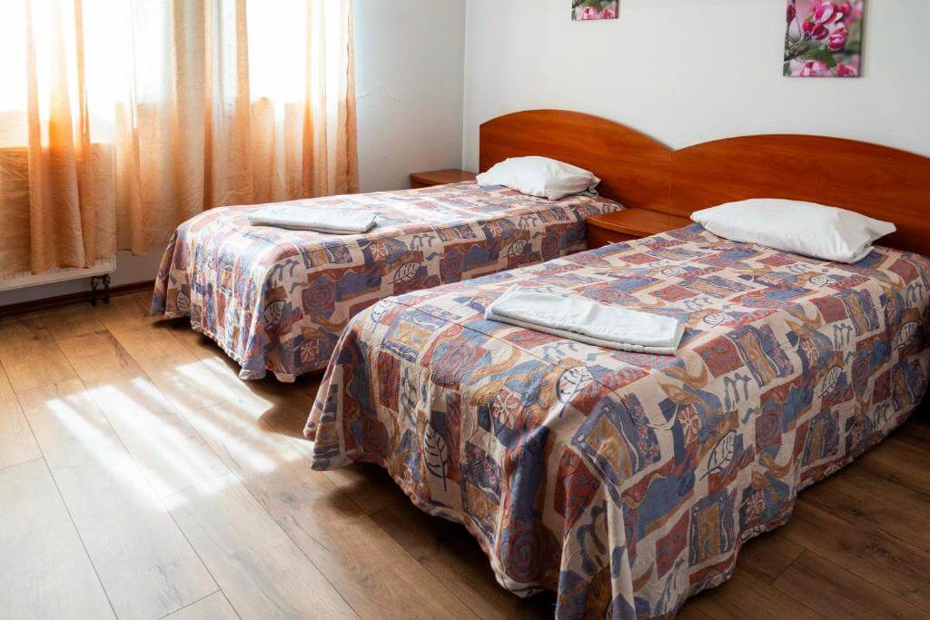 Noclegi Kluki 1A, Zajazd - 2