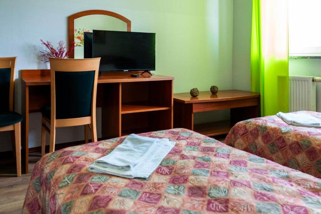 Noclegi Kluki 1A, Zajazd - 3